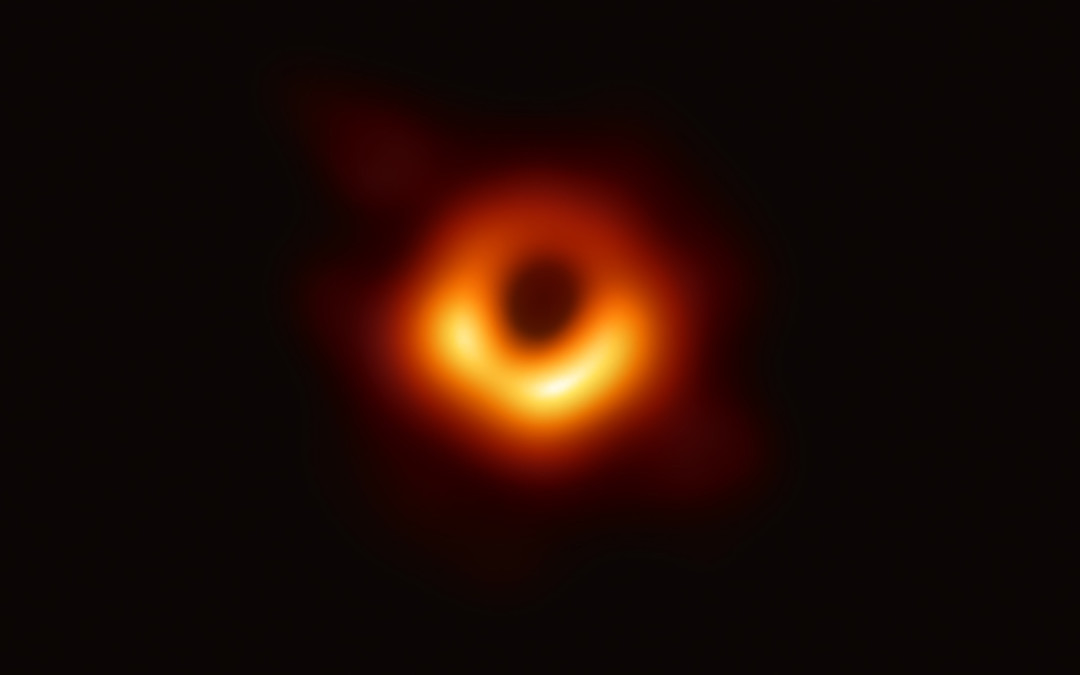 O que pudemos descobrir com a primeira imagem de um buraco negro