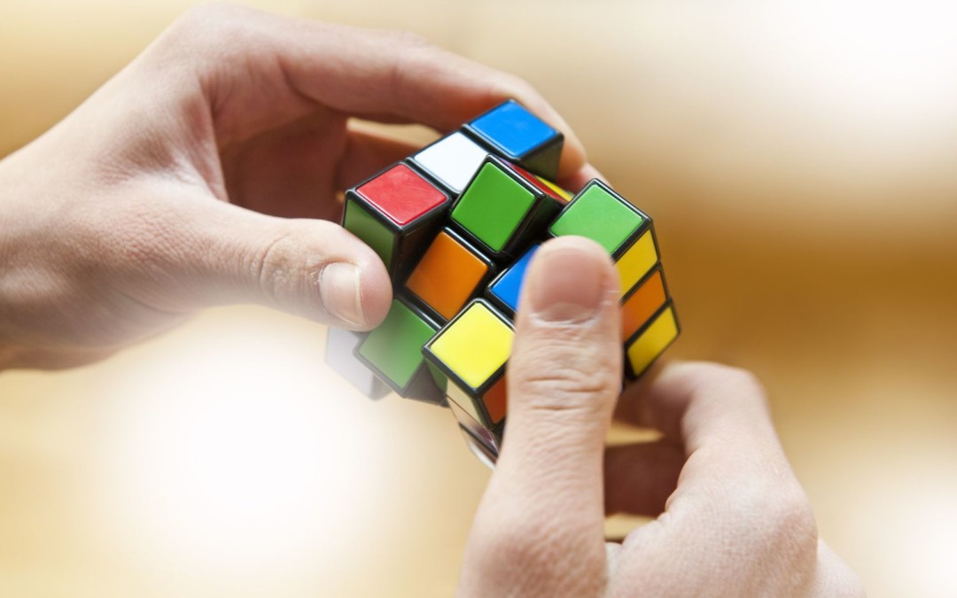 Inteligência artificial aprende sem ajuda de humanos a resolver cubo mágico